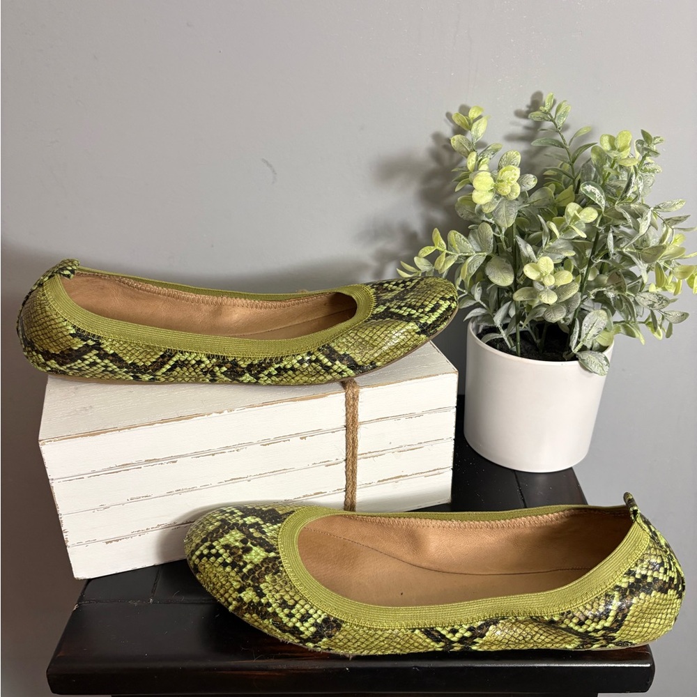 Kenneth Cole Reaction Snake Print Ballet Flats - W9.5 (P6)